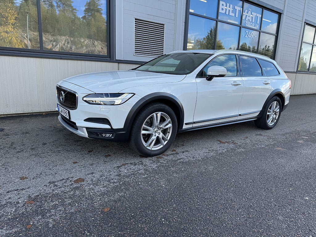 Volvo V90 Cross Country T5 AWD /Backkamera/Navi/Värmare/Drag