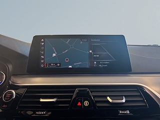 BMW 530i xDrive Touring M Sport Drag Kamera Rattvärme Mvärme S&V – bild 15