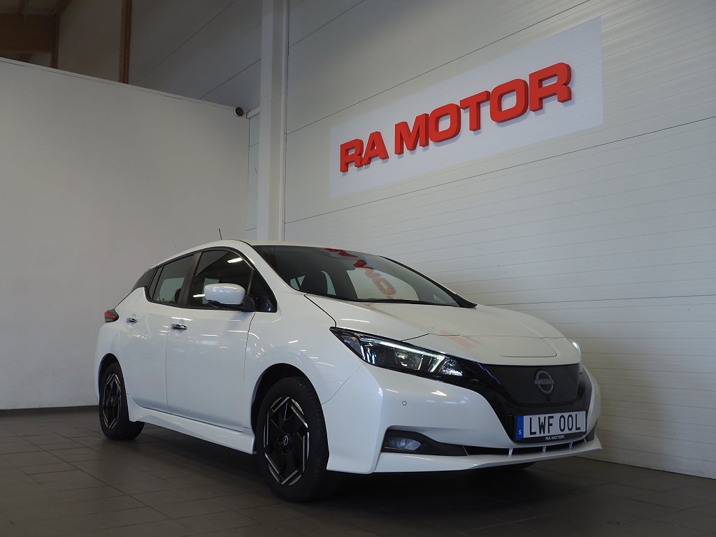 Nissan Leaf 40 kWh 150hk Acenta | Drive assist | 360° | Rattvärme 2022