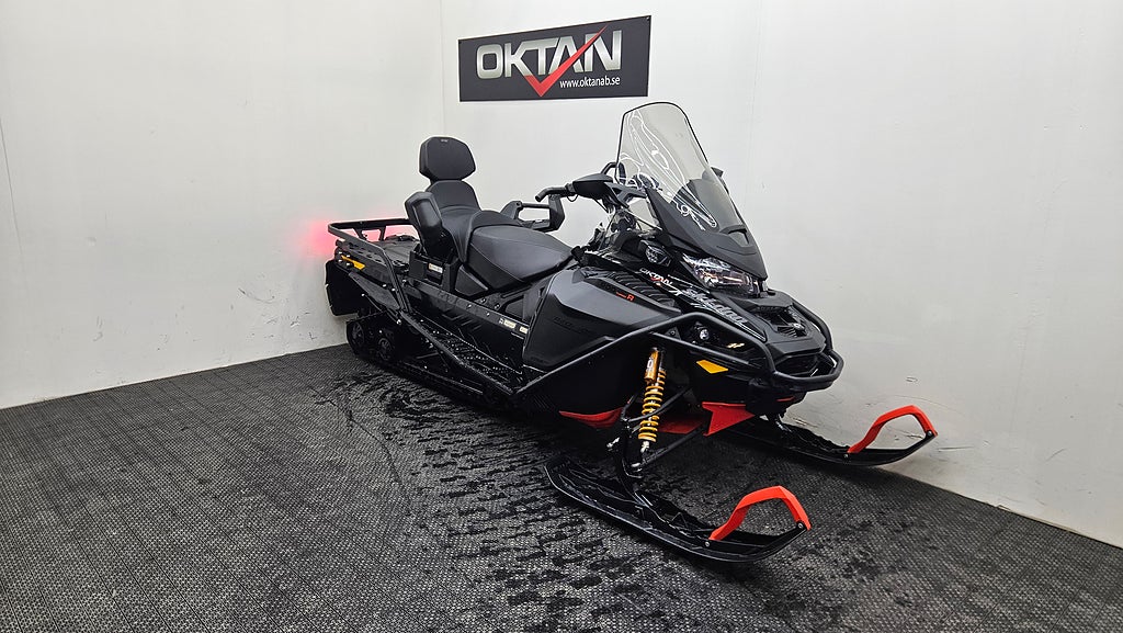 Ski-Doo Expedition SE 900 ACE Turbo R