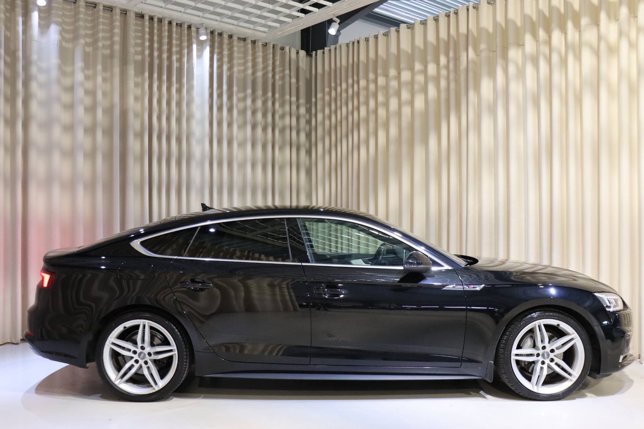 Audi A5 2018, bild 2/51