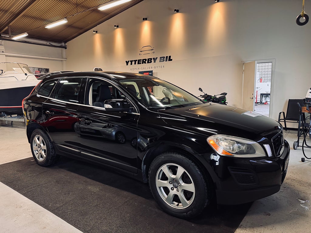 Volvo XC60 D3 Momentum D-Värm Drag Bluetooth HIFI-Ljud Nya MS däck