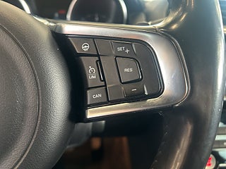 Jaguar XE 20d AWD R-Sport/S&V-hjul/Värmare/Drag/Psensorer