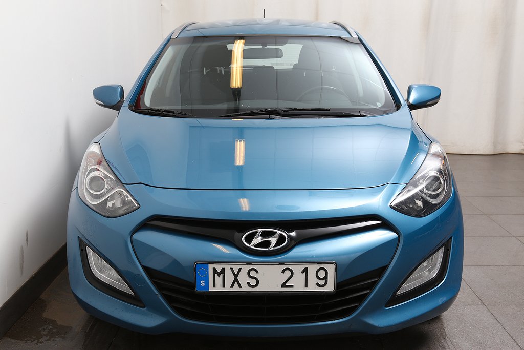 Hyundai i30 1,6 GDI 135hk Business Kombi Nybesiktad 2013