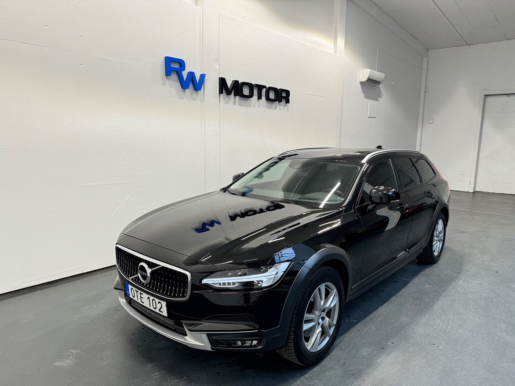 Volvo V90 Cross Country D5 AWD 235hk Pano HUD VOC Drag B-Kam