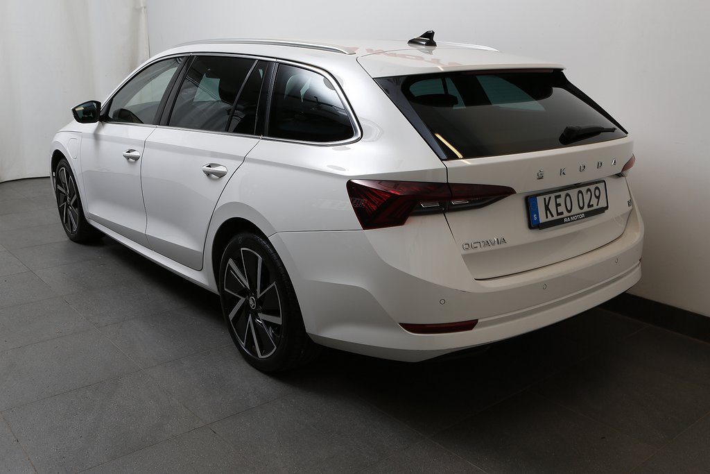Skoda Octavia Combi iV Style 204hk DSG Värmare Drag Leasbar 2021