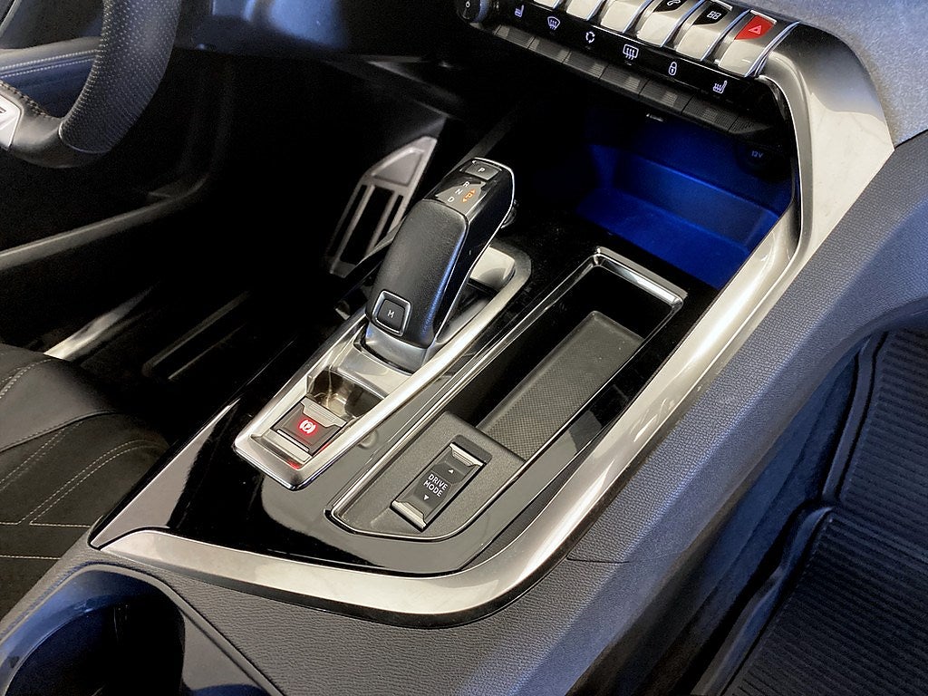 Bild på Peugeot 3008 GT 1.2 PT 130hk Aut - 360-KAMERA, CARPLAY