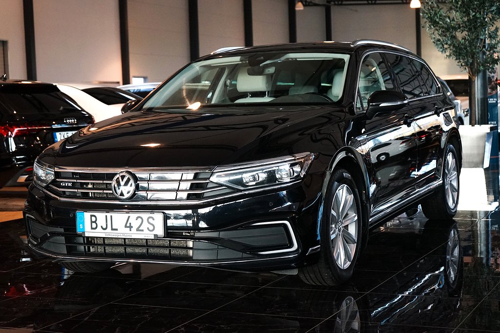 Volkswagen Passat Sportscombi GTE 1.4 TSI Executive IQ.Light 