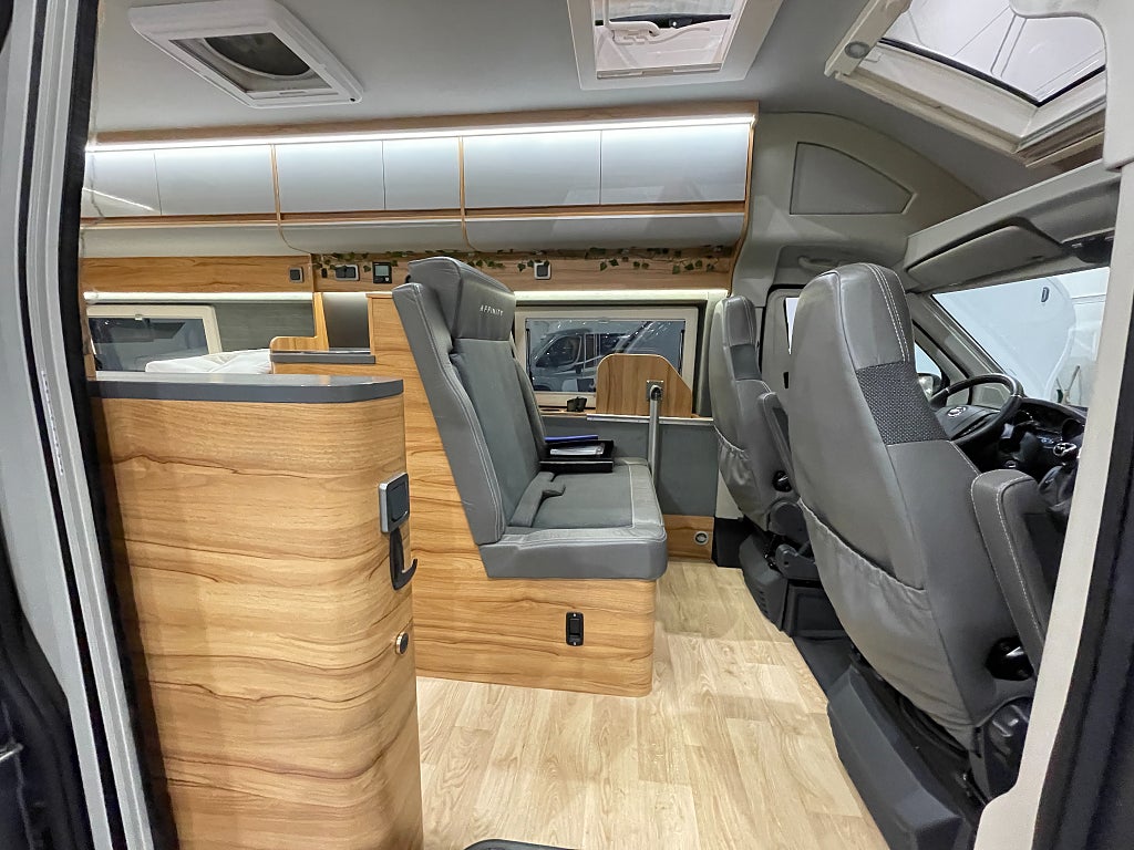 Affinity One 295 /AC bodel/Solcell/Våningssäng/Automat 160hk - Affinity