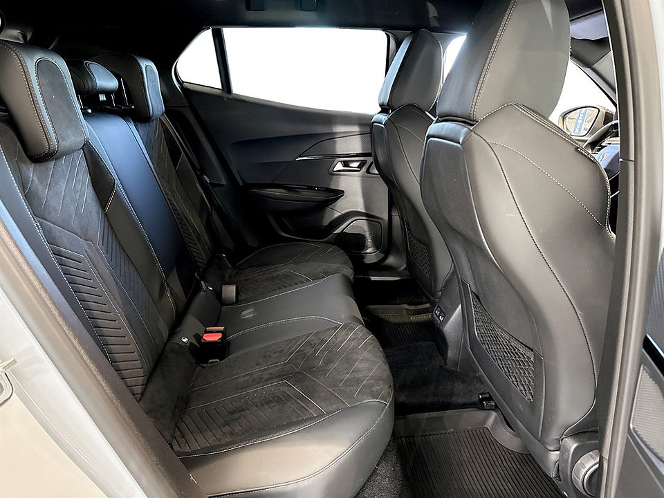 Bild på Peugeot 2008 GT 1.2 PT 130hk Aut B-KAMERA ELSTOL