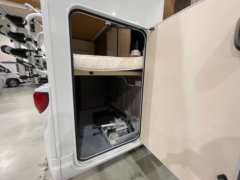 Hobby Optima on tour T65 / Taksäng / Våningssäng / 6bältad / - Hobby