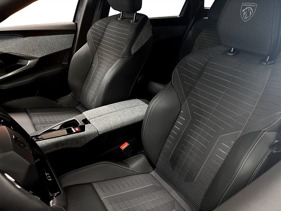 Bild på Peugeot 5008 GT Hybrid 145hk Aut 7-SITS B-KAMERA NAVI