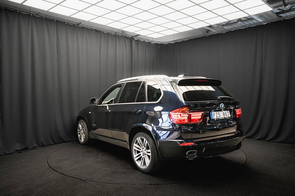BMW X5 xDrive40d M Sport PANO D-VÄRM 360° LÄDER DRAG 306hk