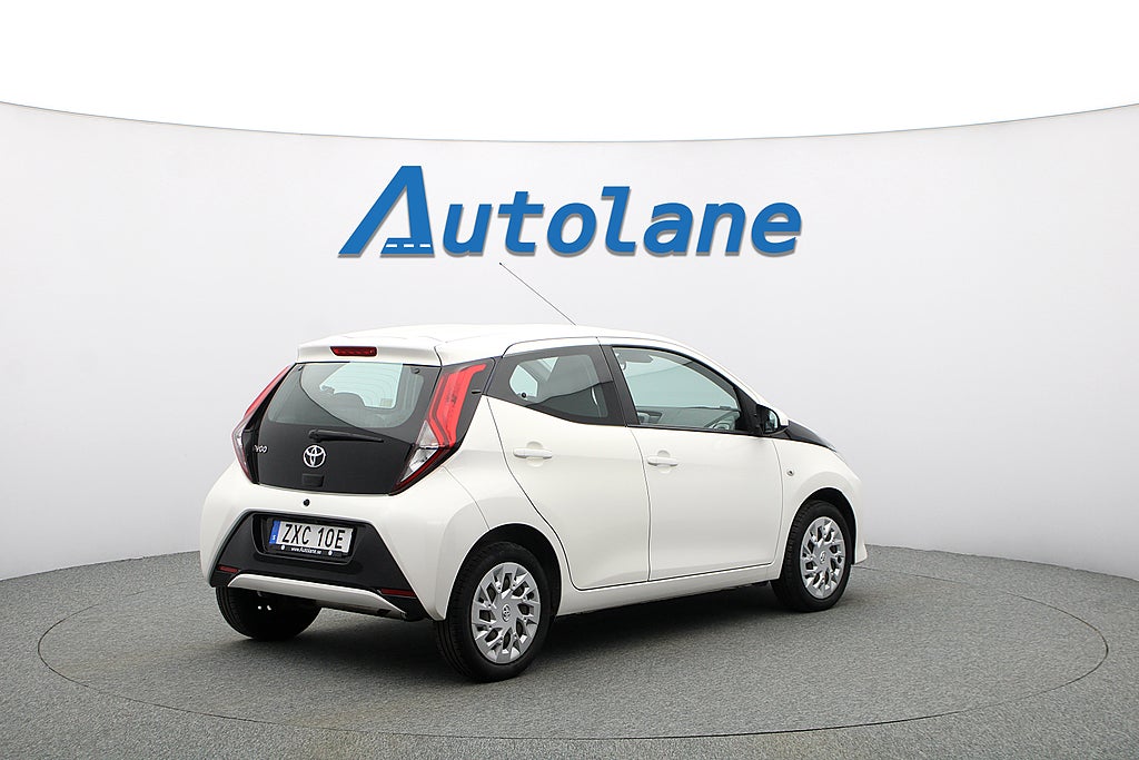 Toyota Aygo 5D 1.0 X-PLAY,  CarPlay Sommarkampanj 4,99%