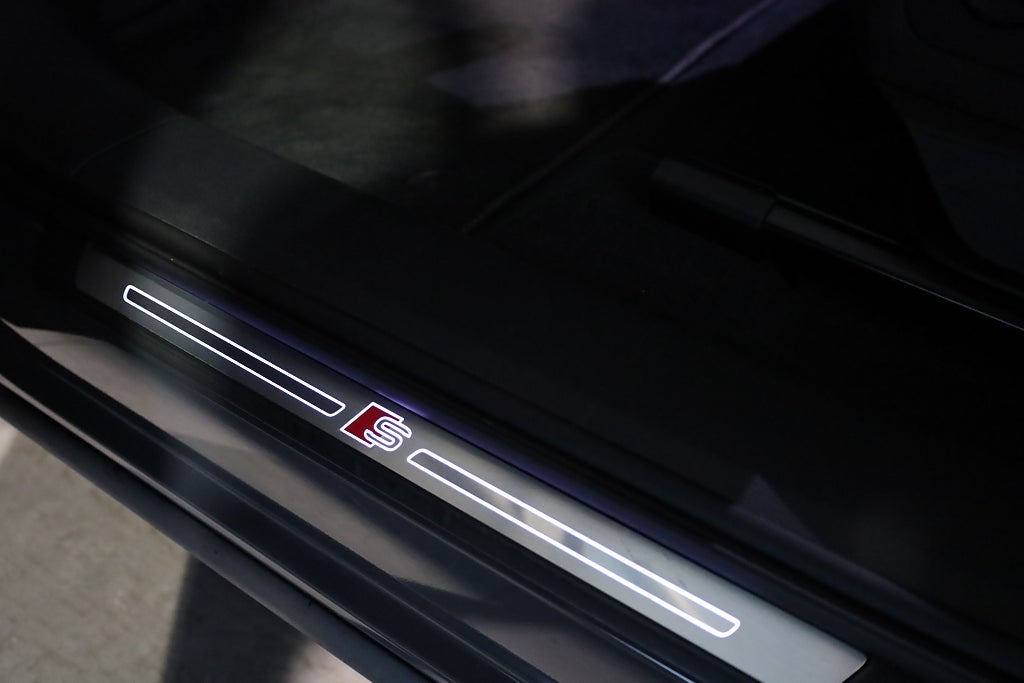 Audi q8-e-tron 50 Quattro S line Navi Kamera Leasbar V-Hjul 2024