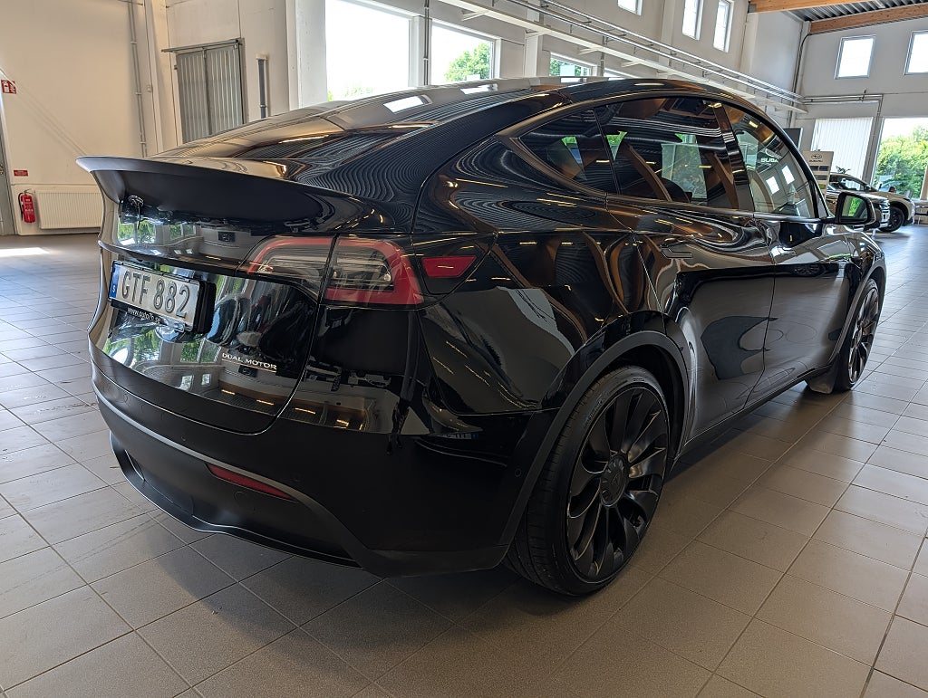 Tesla Model Y Performance 534hk AWD / FSD Total självkörningsförmåga