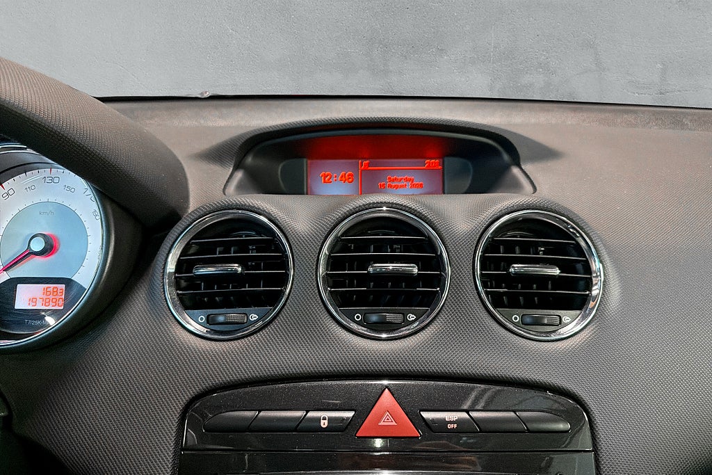 Peugeot 308 5-dörrar 1.6 e-HDi FAP EGS Automat Panorama Dragkrok