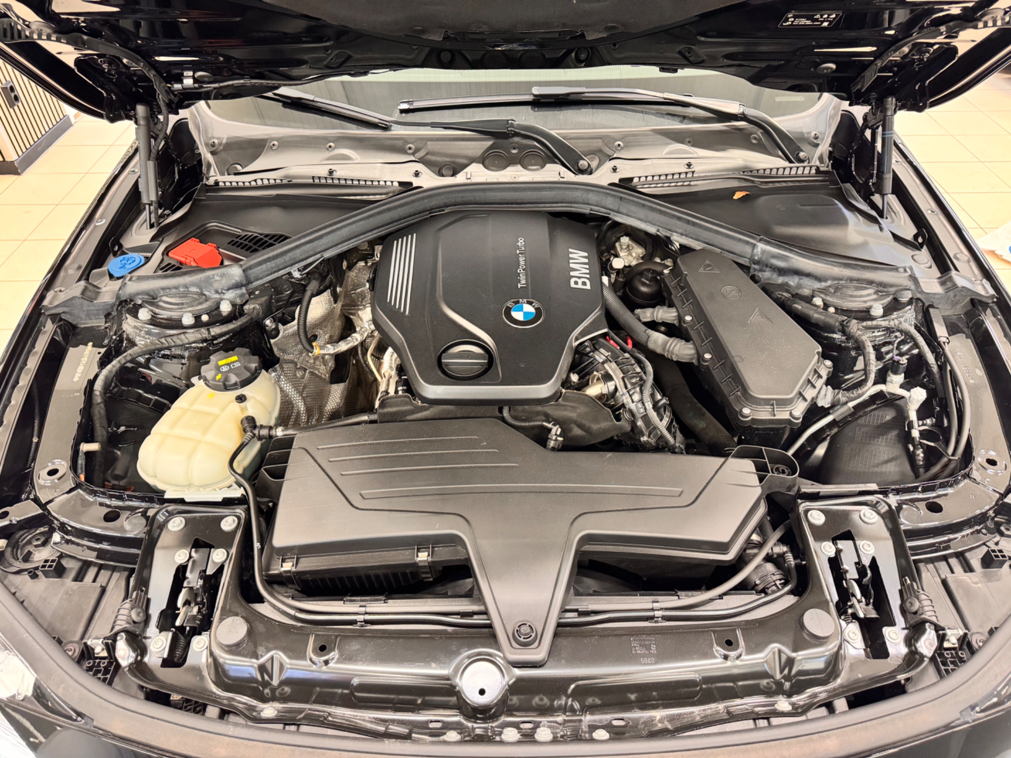 BMW 320 2019, bild 7/48