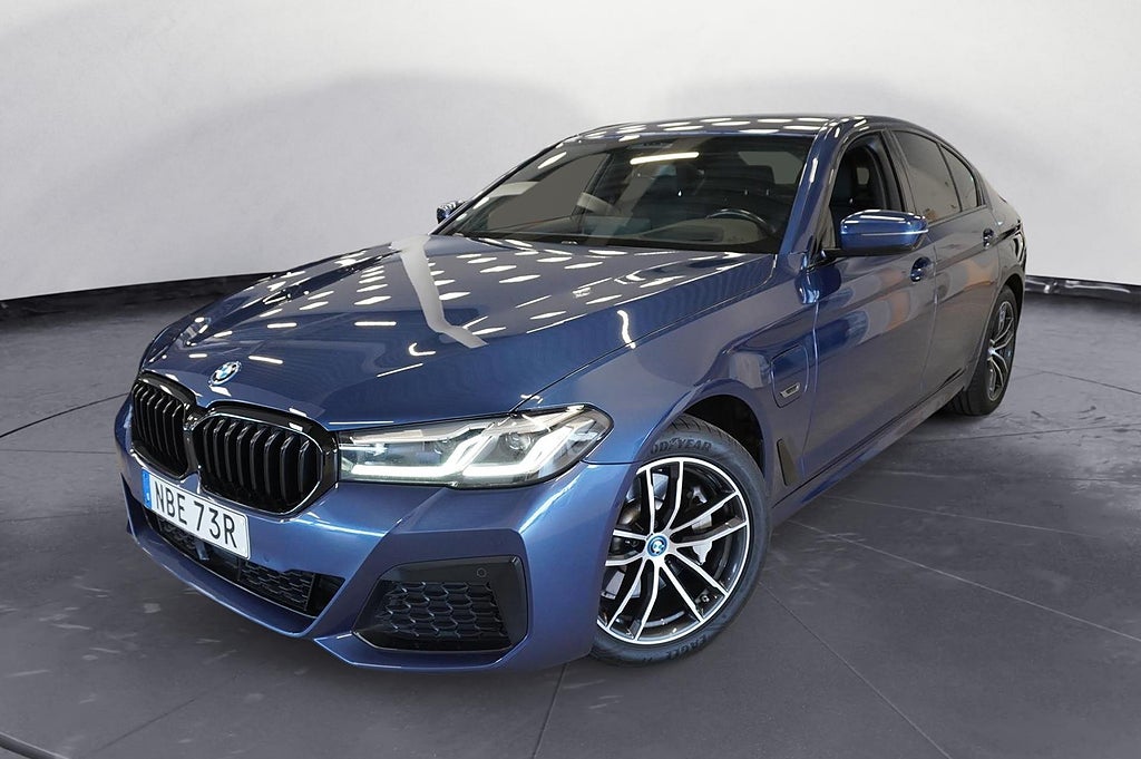 BMW 530e xDrive Sedan M-Sport Innovation H K Drag DAP
