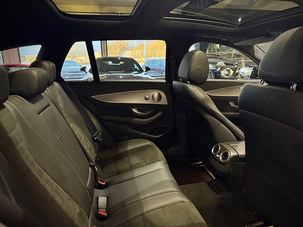 Mercedes-Benz E 220d 4MATIC AMG Glastak Värmare Burmester Sound - bild 7