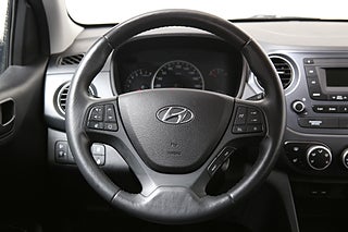 Halvkombi Hyundai i10 13 av 19