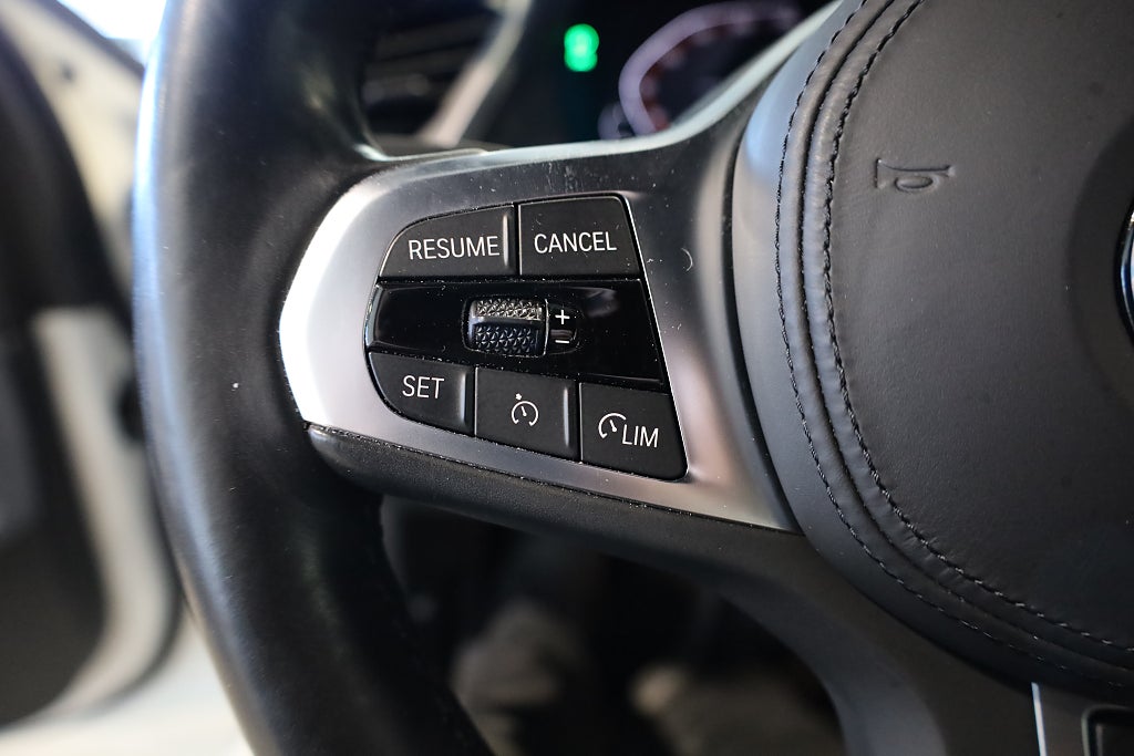 BMW 118I Steptronic M Sport Navi PDC CarPlay Rattvärme Laptimer 2022