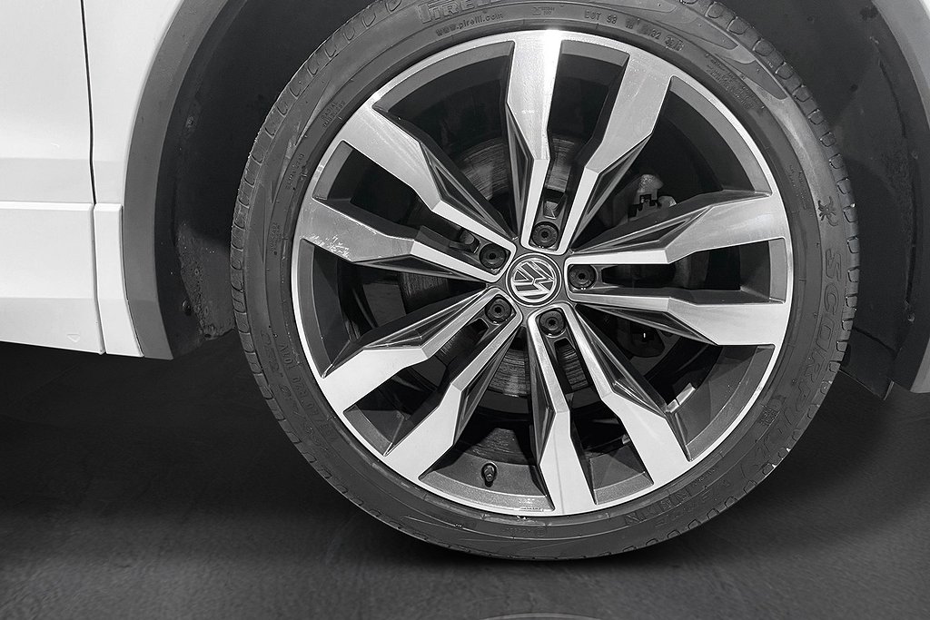 Volkswagen Tiguan Allspace R-LINE |4WD|DRAG | 7sits| Värmare 2019