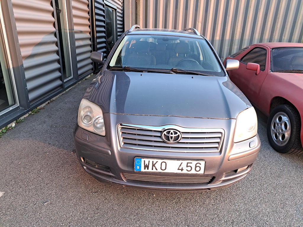 Toyota Avensis 2004 - miniatyr 3