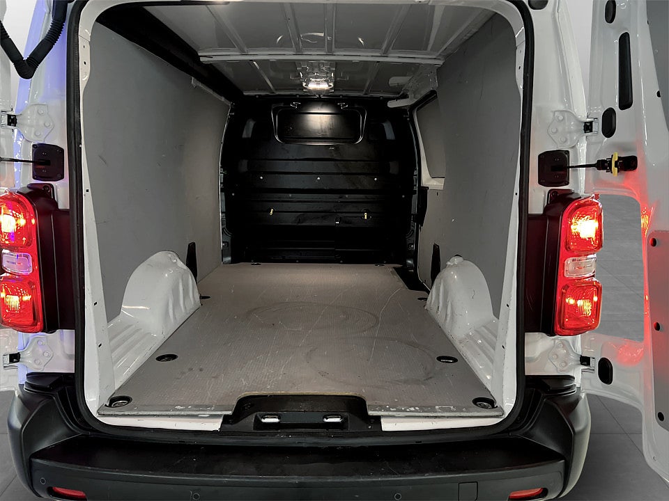 Bild på Peugeot Expert PRO 2.0 BHDi 145hk Aut L3 DRAG P-SENSORER