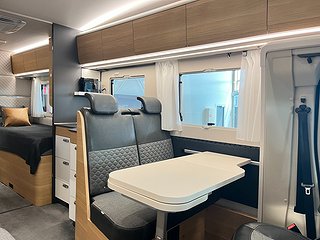 Husbil-halvintegrerad Adria CORAL 670 SLT PLUS 10 av 28