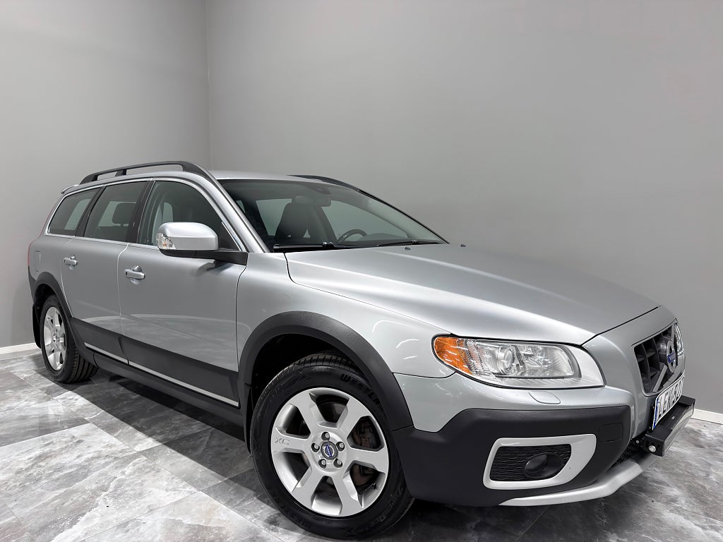 Volvo XC70 D5 AWD Auto/Summum/Värmare/Drag/Keyless/PDC/Skinn/205HK