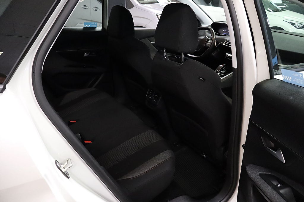 Bild på Peugeot 3008 Active 1.2 PT 130hk Aut - DRAG , CARPLAY