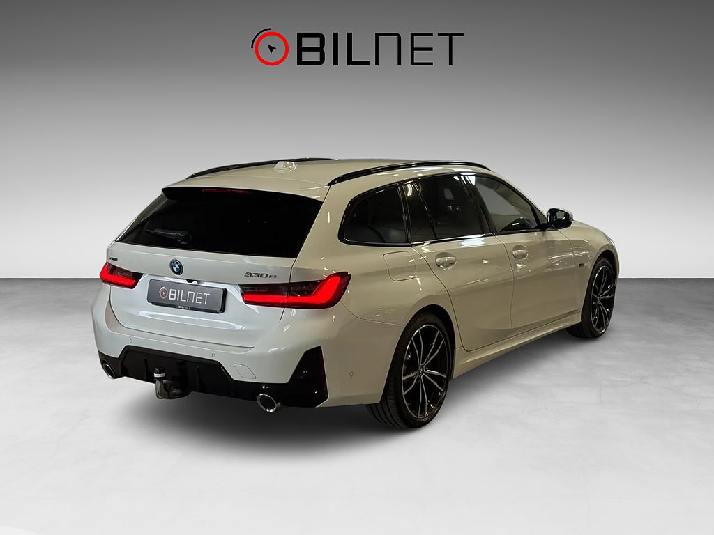 BMW 330e xDrive Touring M Sport Mineral 19" Värmare Kamera Drag