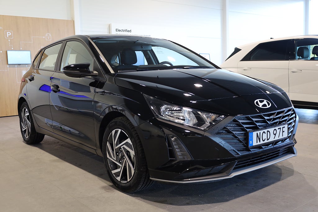 Hyundai i20 1.2 MPi Kamera Navi CarPlay Rattvärme Leasbar 2025