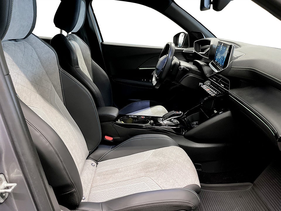 Bild på Peugeot E-2008 GT 50kWh 136hk Aut B-KAMERA CARPLAY