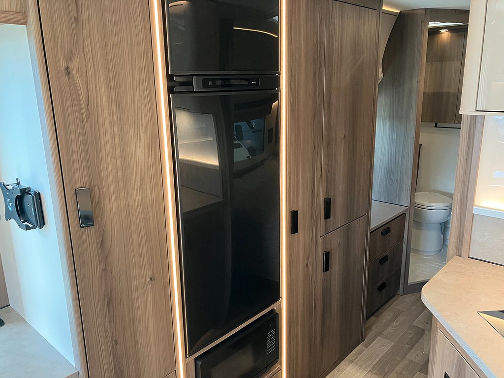 Kabe Imperial 600 XL KS / Kök i vinkel / AC / Läder / C-damm - Kabe