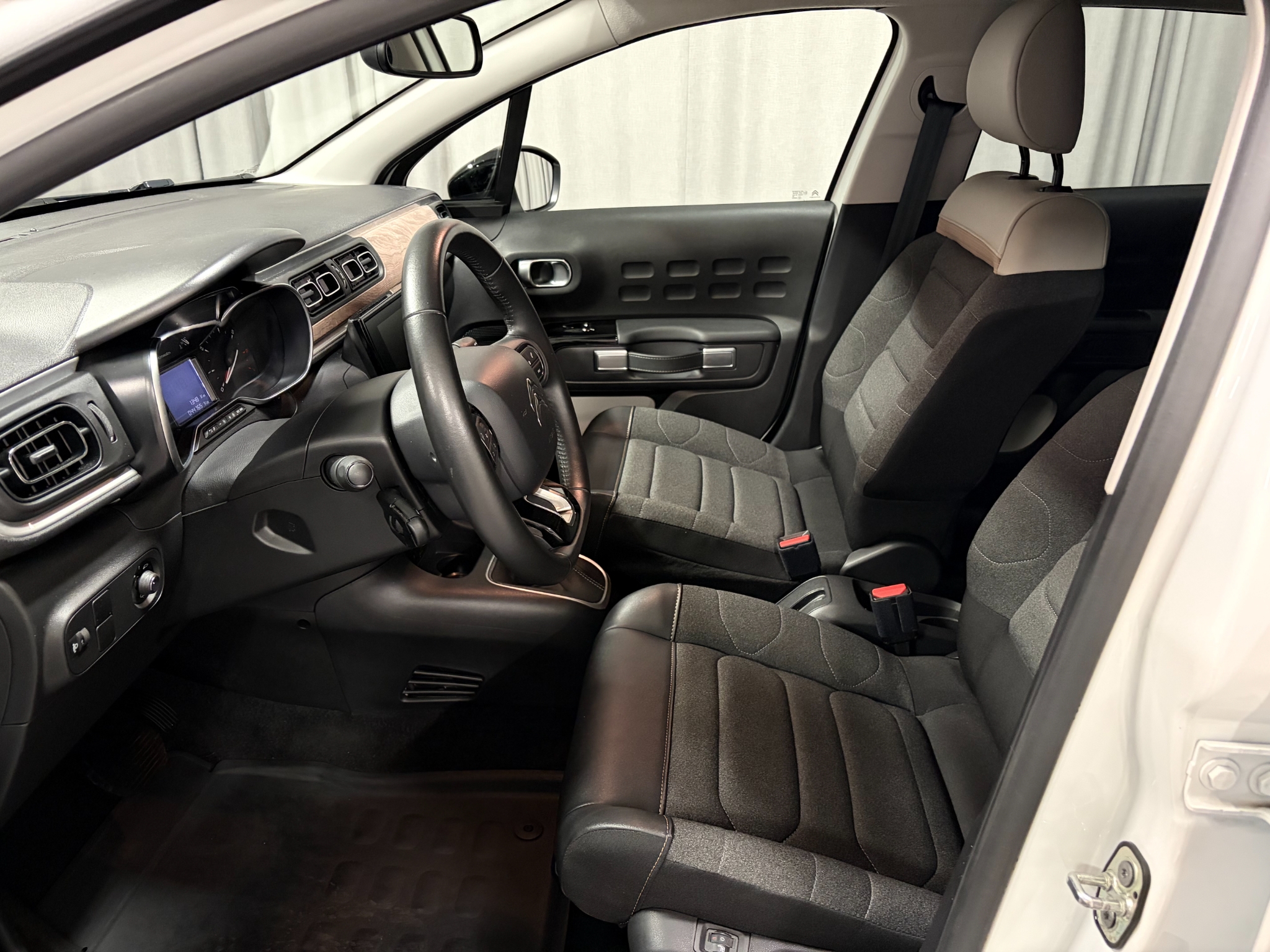 Citroen C3 SHINE PureTech 110 AUT 2023, bild 7/10