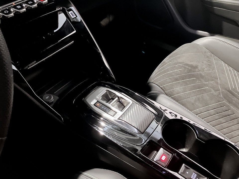 Bild på Peugeot 2008 GT 1.2 PT 130hk Aut B-KAMERA CARPLAY