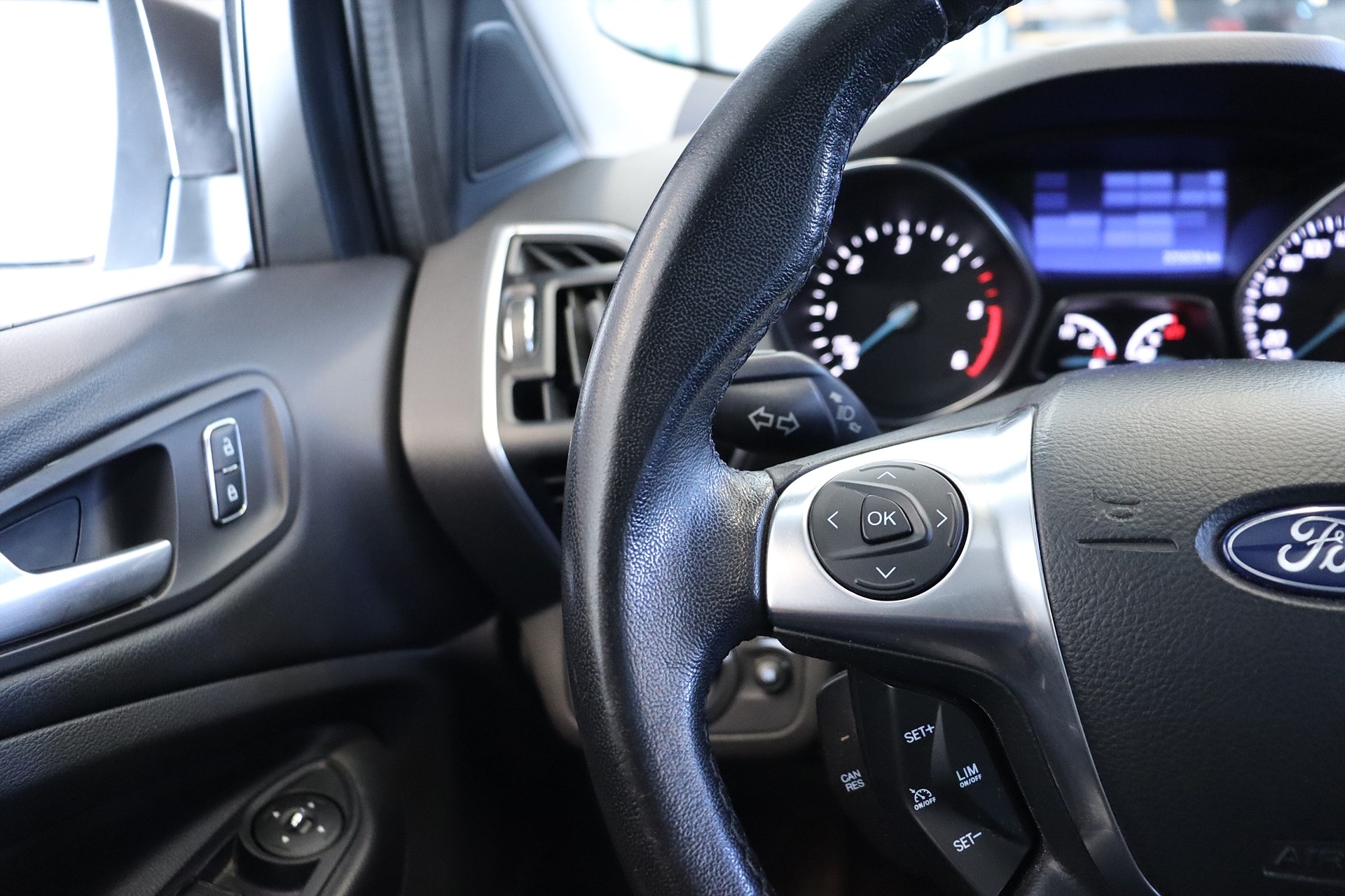 Ford Kuga Titanium 2013, bild 7/10
