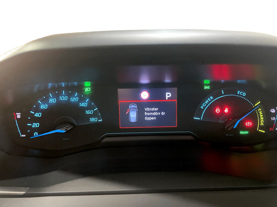 Bild på Peugeot E-2008 Active 50kWh 136hk Aut CARPLAY BACKSENSORER