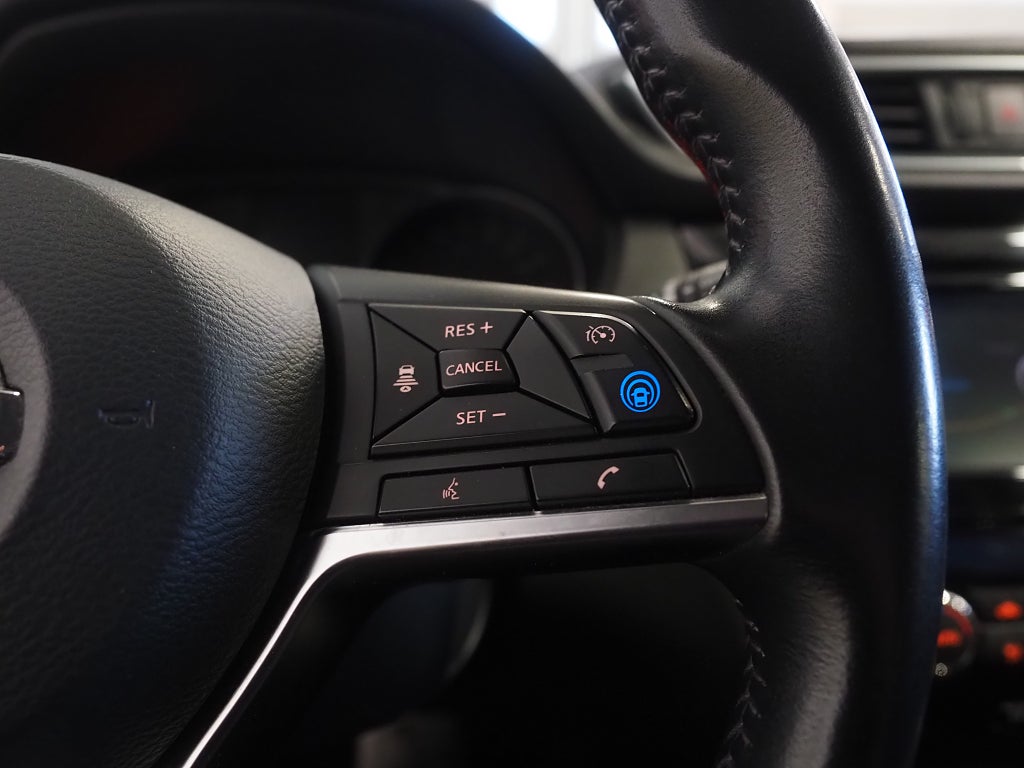 Nissan Qashqai 1.3 DIG-T DCT 160hk Tekna Drag M-Värmare 360° Navi 2020