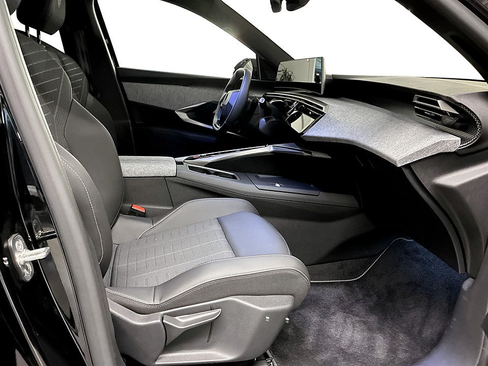 Bild på Peugeot 5008 GT Hybrid 145hk Aut 7-SITS B-KAMERA CARPLAY