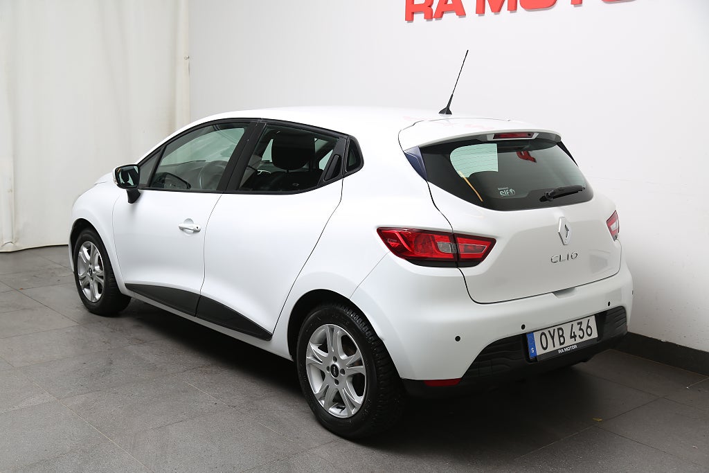 Renault Clio 1,2 75hk Expression 5D | P-Sen | Bluetooth | Nybesikt 2016