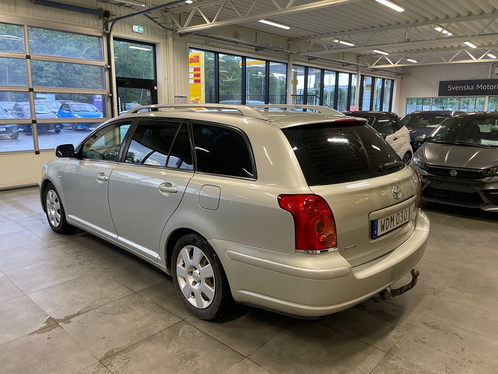 Toyota Avensis Kombi 2.0 D-4 VVT-i Manuell, 147hk, 2004