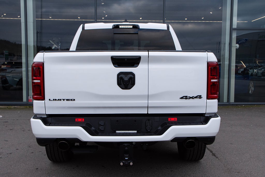 Dodge RAM 1500 Limited Night Rambox 2.384 kr årsskatt! E85