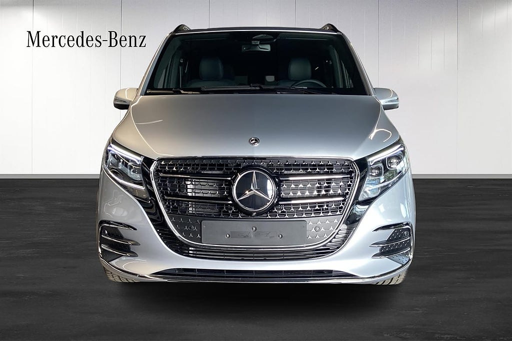 Mercedes-Benz V Ex-lång, Avantgarde