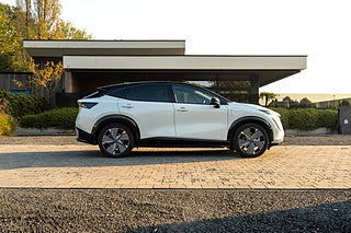 SUV Nissan Ariya 2 av 6