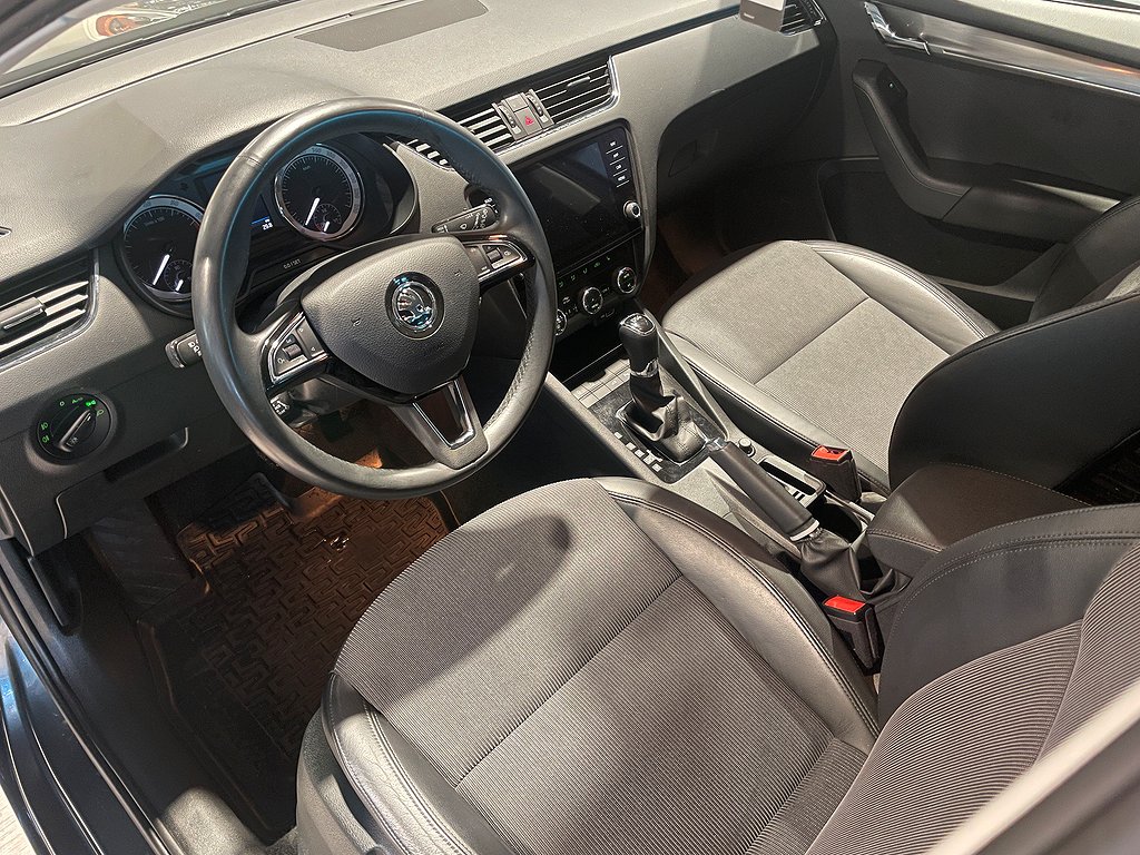 Skoda Octavia 1.5 TSI 150hk Premium |Drag|Värmare|Navi| 2020