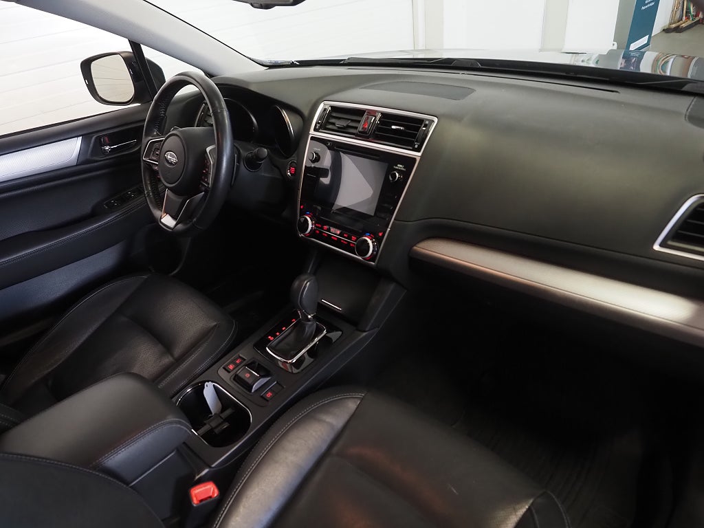 Subaru Outback 2.5 175hk 4WD Lineartronic Ridge |Värmare|Kamera| 2019