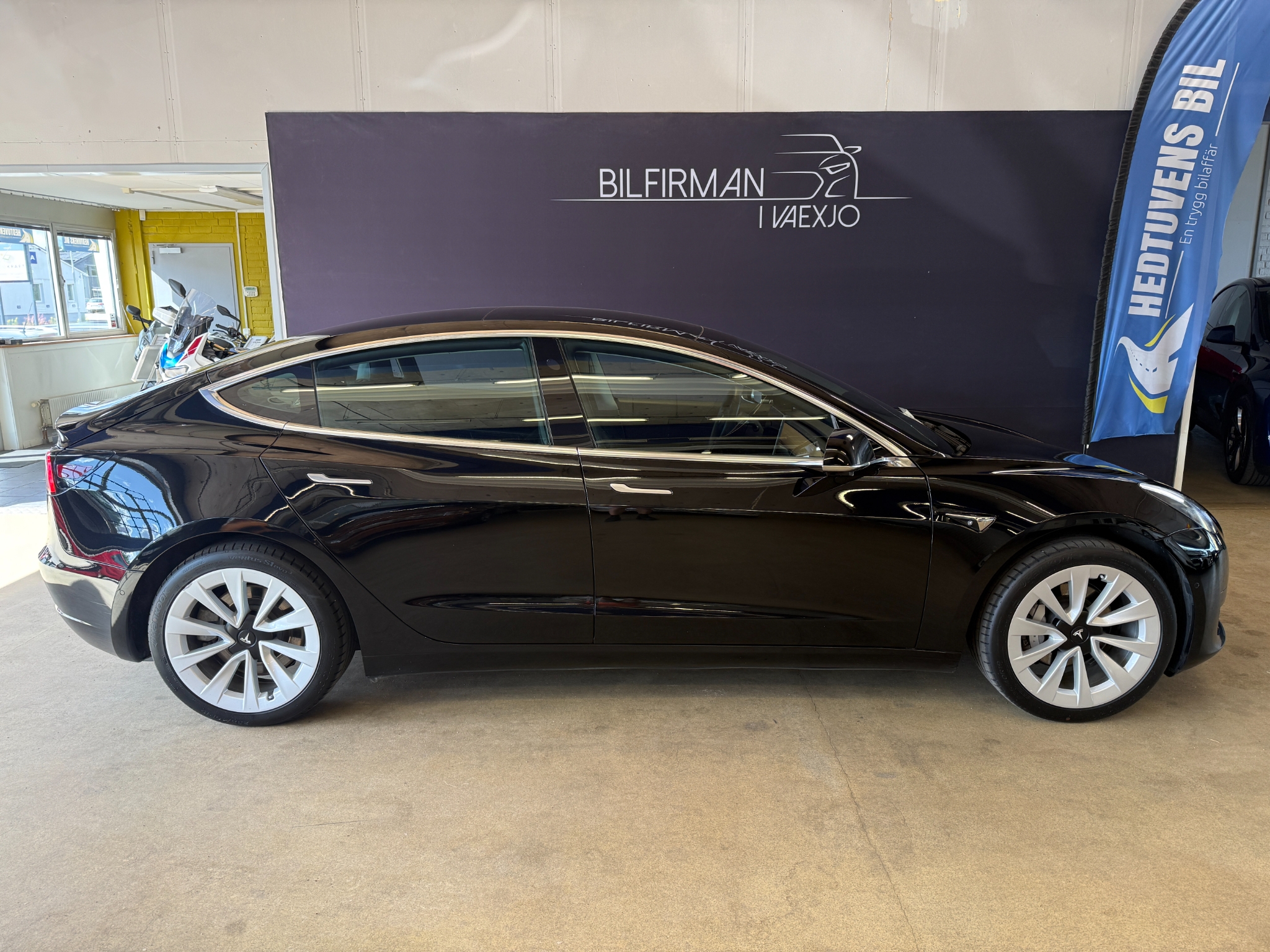 Tesla Model 3 Standard Range Plus 325hk 2020, bild 3/47